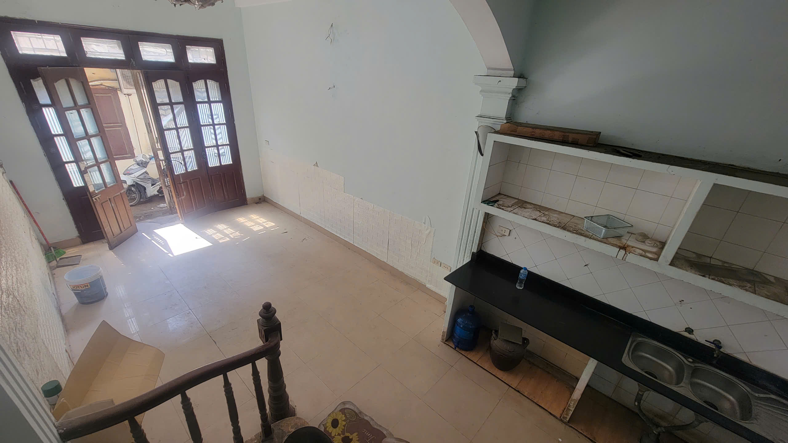 Cho thuê nhà ngõ 51 Lương Khánh Thiện, 4 tầng x 30m2, 2 ngủ, 6.7 Triệu ở gđ, nhóm - Ảnh 1